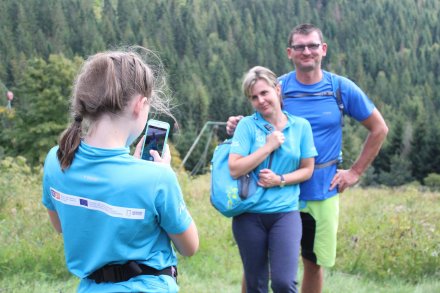 Uczestnicy rajdu na mecie przy schronisku na Przysłopiu